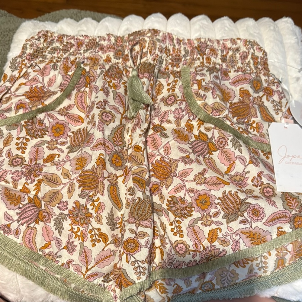 Floral Print Shorts with Green Trim